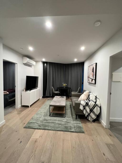 Comfy 2 Bed Apartment In The Heart Of מלבורן מראה חיצוני תמונה